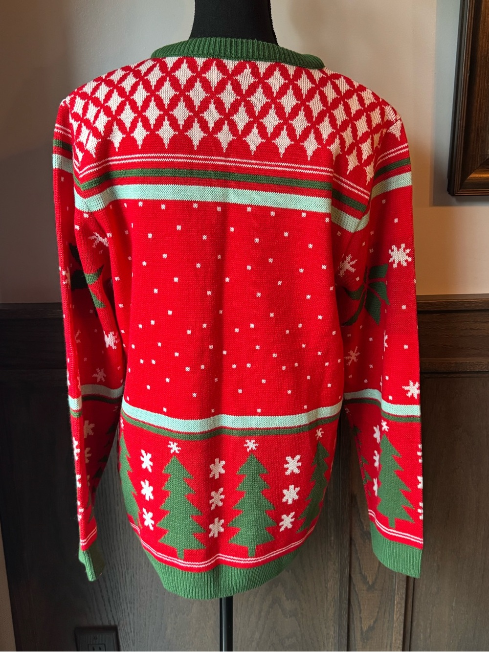 Hallmark Channel Christmas Ugly Sweater Movie Watching Sweater large NWT - Picture 3 of 8